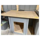 CARPENTERS CABINET  44' X 32' X 32' ON WHEELS
