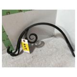 2-PLANT HOOKS ATTACHABLE TO BUILDING