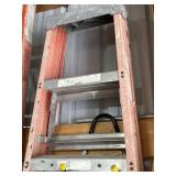 6 FT FIBERGLASS STEP LADDER