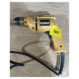 DEWALT 3/8' DRILL