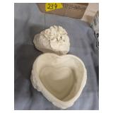 3 PORCELAIN CONTAINERS W/LID