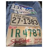 22-SOUTH DAKOTA MOSTLY IN PAIRS  METAL PLATES