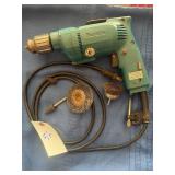 MAKITA 3/8" DRILL WITH BRUSHES