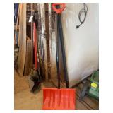 SNOW SHOVEL