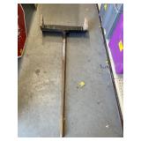 SNOW SHOVEL