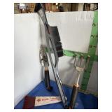 GARDEN TOOLS & ICE SCRAPERS