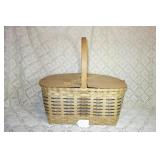 HANDCRAFTED LARGE PICNIC BASKET W/ TOP H