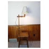 WOODEN SIDE TABLE W/ READING LIGHT + MAG