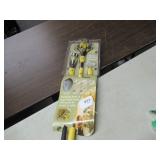 7-PIECE LIGHT BULB CHANGING KIT - NEW