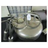 UNIVERSAL MODEL 1750 COW MILKING MACHINE -...