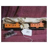 HO MILWAUKEE ROAD CABOOSES - #1935 + #01924