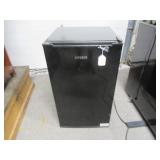ANUKI MINI FREEZER - 32'H X 18.5'W X 19'D - GC
