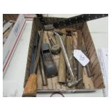 BOX LOT: TWINS DRAULIC AD PIECE - CRATE OPENER...
