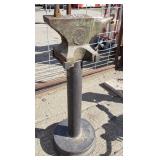 Anvil on Stand w/Hardy & Pritchel