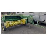 John Deere 337 Baler