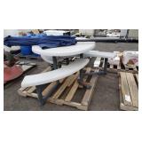 Round Plastic Picnic Table & Umbrella