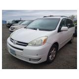 2004 Toyota Sienna XLE 7 Passenger Minivan
