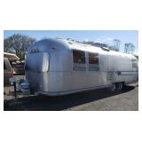 Airstream Land Yacht