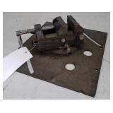 3-1/2' Vise on Metal Plate