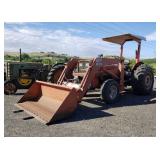 Massey-Ferguson 275 Diesel Tractor w/Loader &Forks