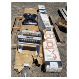Truck Bed Cover, Gooseneck Hitch, Steps