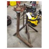 Ridgid BG-410 Bench Chain Vise on Stand