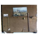 Contents / hangings on 2 swing doors