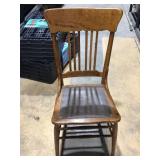 Wooden chair with thin leather