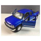 Welly Chevrolet Silverado 1999 1/18 scale die