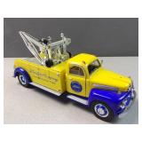 Ford tow truck 1/18 scale die cast model