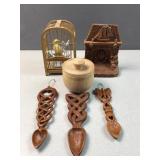 (6) Wood decor items