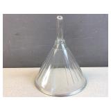 Ribbed large glass science funnel