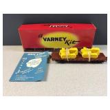 Caterpillar Tractors flat rail car Varney HO train