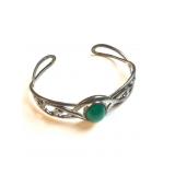 bezel-set green chalcedony cabochon in .925