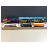 (3) HO guage model railroad cars