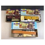 (3) HO guage railroad cars