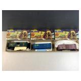 (3) HO guage railroad cars
