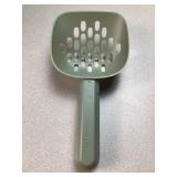 ME! Cat Litter Box with Scoop