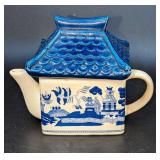 Vintage Blue Willow Porcelain Pagoda Small Tea Pot