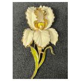 Signed Vintage Coro Craft Gold Tone White Calla Li Signed Vintage Coro Craft Gold Tone White Calla Li