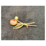 Small Gold Tone Leaf Cameo & Faux Pearl Brooch