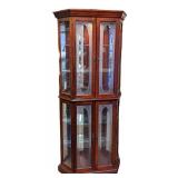 Wooden Pulaski Furniture Corporation Curio Cabinet
