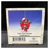 Charming Tails by Fitz and Floyd Yule Tied Sweetie