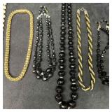 Collection of Vintage Beaded & Costume Jewelry Nec
