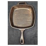 Vintage Lodge Cast Iron Skillet 10' Square Grill P