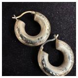 Engraved Floral and Vine Motifs Puffy 14K Gold Hoo