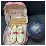 AMF Strikeline Bowling Ball with Brunswick Pink Ca