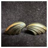 14K Gold Textured Tiered Leaf Design Earrings T85