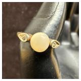 10K Gold River Pearl and Small Accent Diamonds Rin