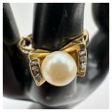 18K Yellow Gold Cultured Pearl Six Small Diamond A